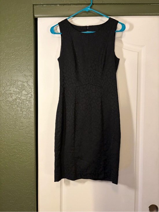 H&M Dresses & Skirts - H&M Black Sleeveless Leopard Print Textured Midi Sheath Dress